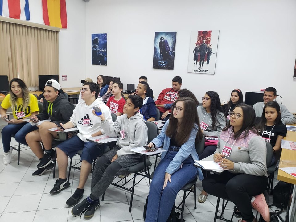 Fisk Taubaté/SP - Mini-curso de inglês básico para alunos do EM